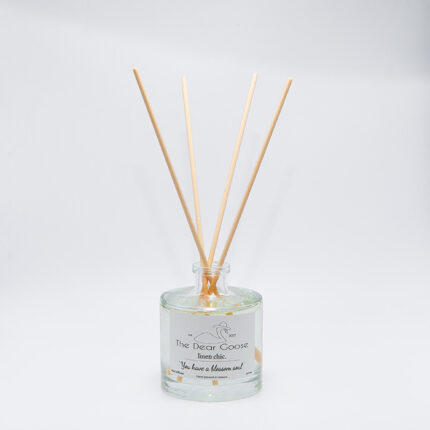 The Dear Goose αρωματικό χώρου 'linen chic.'