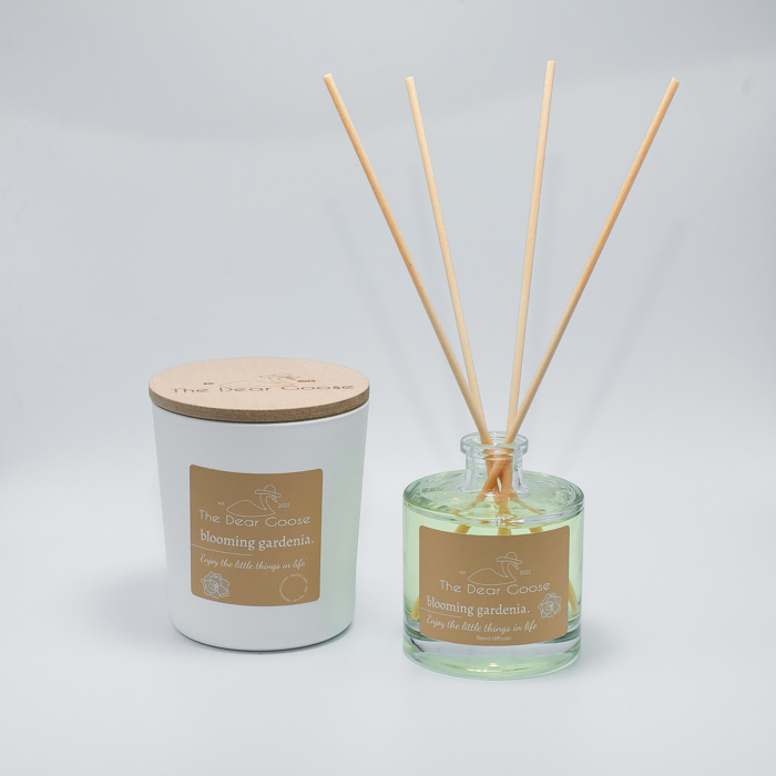 The Dear Goose set blooming gardenia